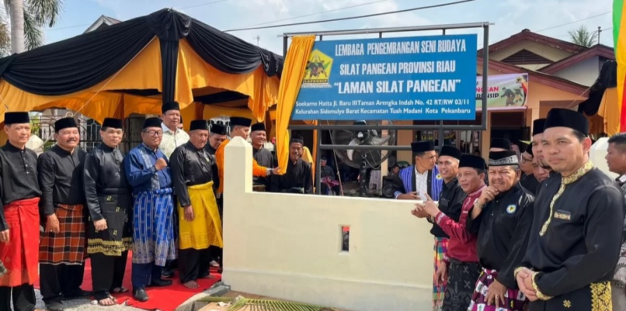 Persemian Laman Silat Pangean berlokasi di Taman Arengka Indah, Kelurahan Sidomulyo Barat, Kecamatan Tuah Madani, dan mulai aktif pada Sabtu (31/1/2026).
