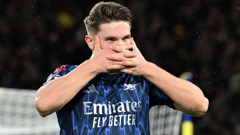Viktor Gyokeres mencetak gol ketiga Arsenal dalam kemenangan 4-0 di markas Leeds United.