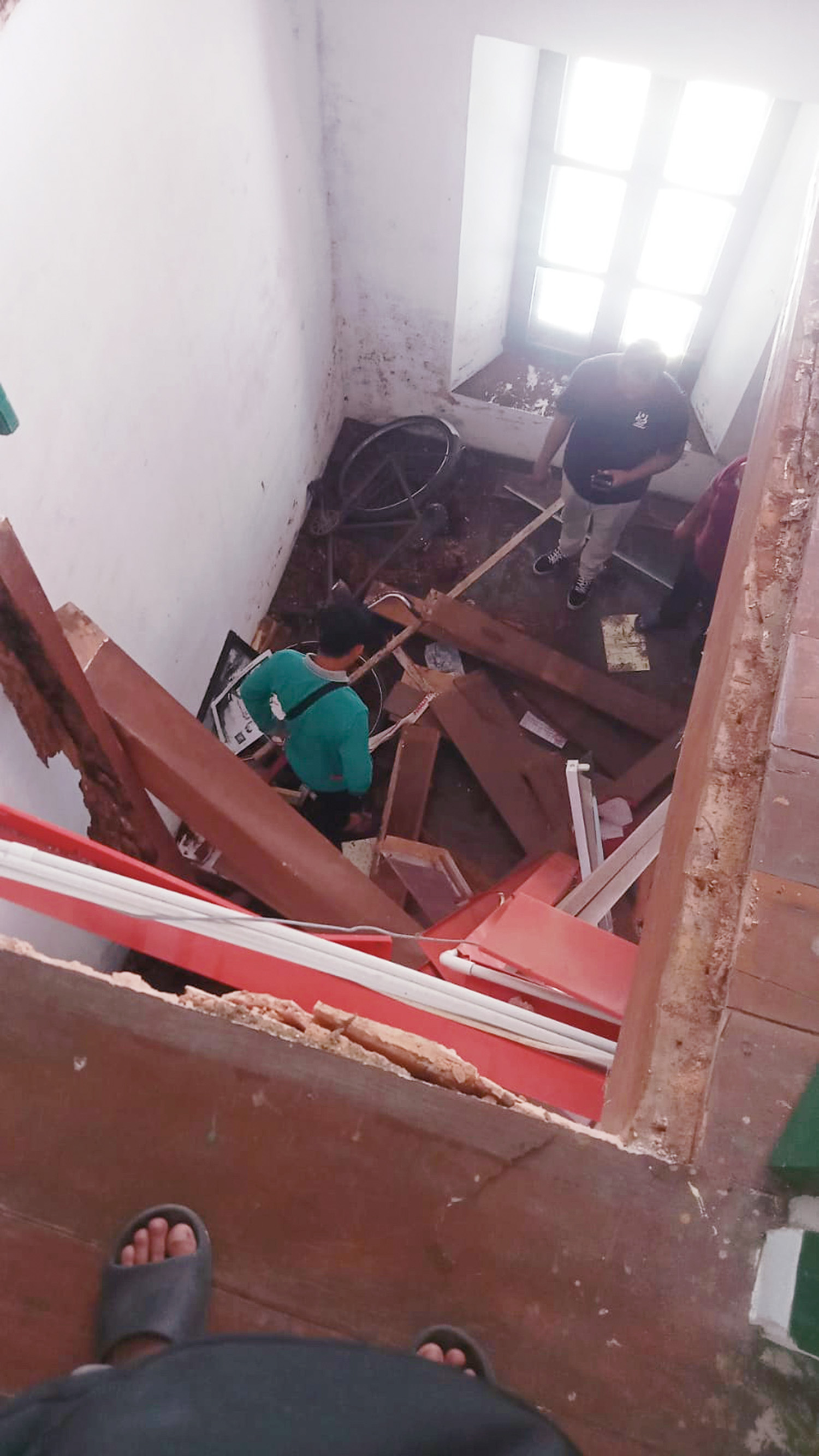 Kon&shy;disi lantai Tangsi Be&shy;lan&shy;&shy;da yang roboh pada Sabtu (31/1/2026).