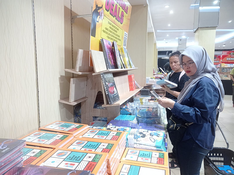 Bazar Buku oleh internasional Big Bad Wolf (BBW) di Transmart Pekanbaru, Senin (2/2/2026).