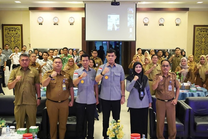 Pelaksanaan Rakor Harmonisasi Ranperda dan Ranperkada yang berlangsung di Aula Kanwil Kemenkum Riau pada Senin (2/2/2026).