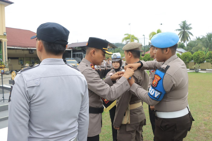 Polres Kampar menggelar Apel Gelar Pasukan Operasi Keselamatan Lancang Kuning 2026  di Lapangan Upacara Mapolres Kampar, Senin (2/2/2026).