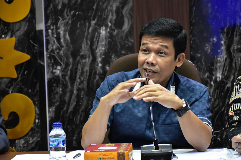 Ketua Fraksi Golkar DPRD Pekanbaru H Roni Amriel SH MH