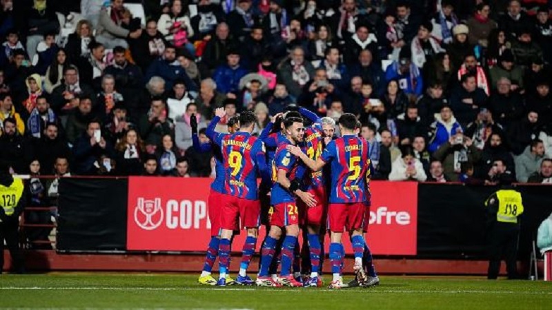 Para pemain Barcelona melakukan selebrasi setelah mencetak gol ke gawang Albacete di Copa del Rey.