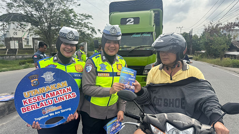 Satlantas Polresta Pekanbaru saat menggelar Operasi Keselamatan Lancang Kuning, Kamis (5/2/2026).