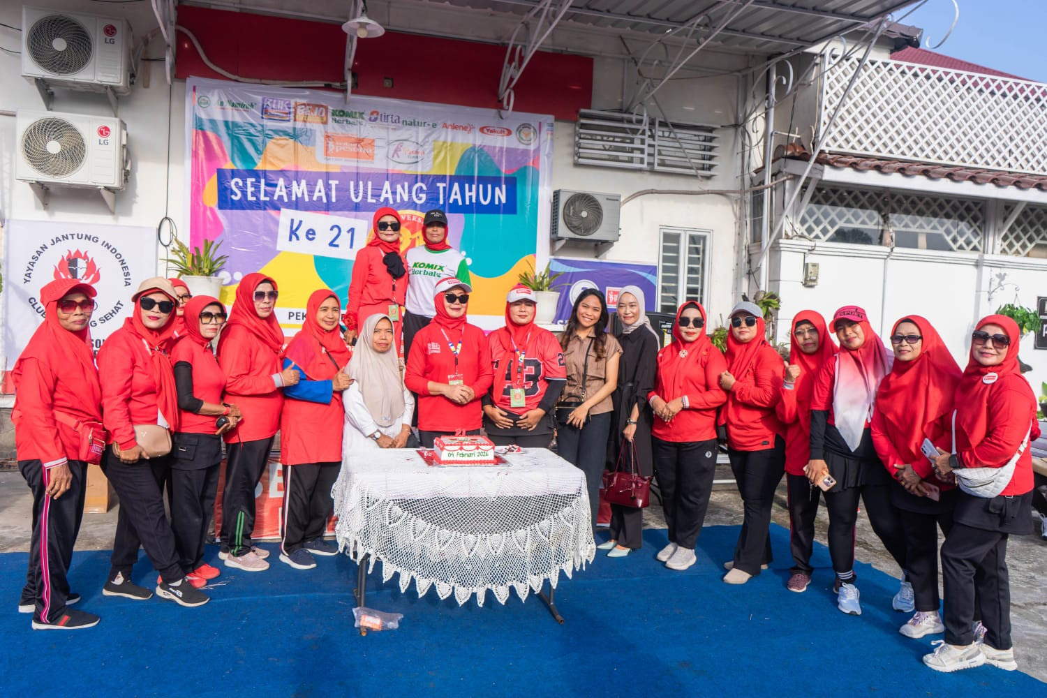 Klub Pesona Sehat rayakan hari ulang tahun ke-21 di Jalan Delima, dengan menggelar berbagai kegiatan positif bersama masyarakat, Rabu (4/2/2026).