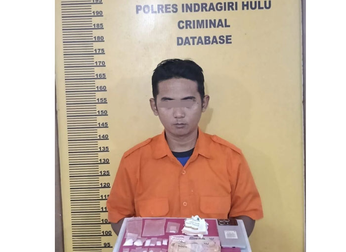 Tersangka YY alias Yayan saat diamankan Satres Narkoba, Kamis (5/2/2026).