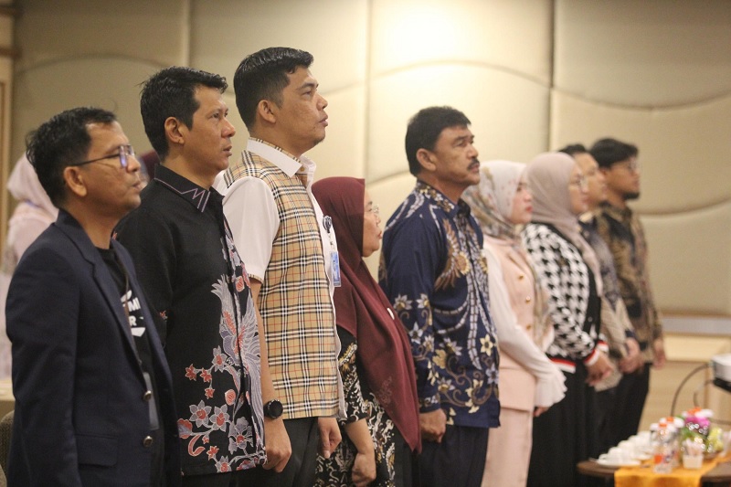 Kepala Kanwil Kemenkum Riau Rudy Hendra Pakpahan (tiga dari kiri), saat menghadiri seminar OSS bersama ratusan notaris di Riau, Sabtu (7/2/2026),