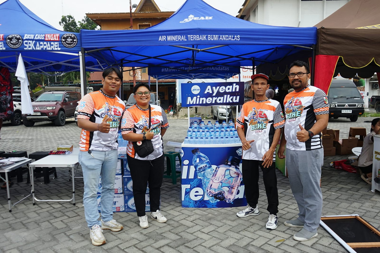 Stand Ayeah Mineral Pekanbaru turut hadir mendukung Riau Pos Fun Bike 2026 di Pekanbaru, Ahad (8/2/2026).