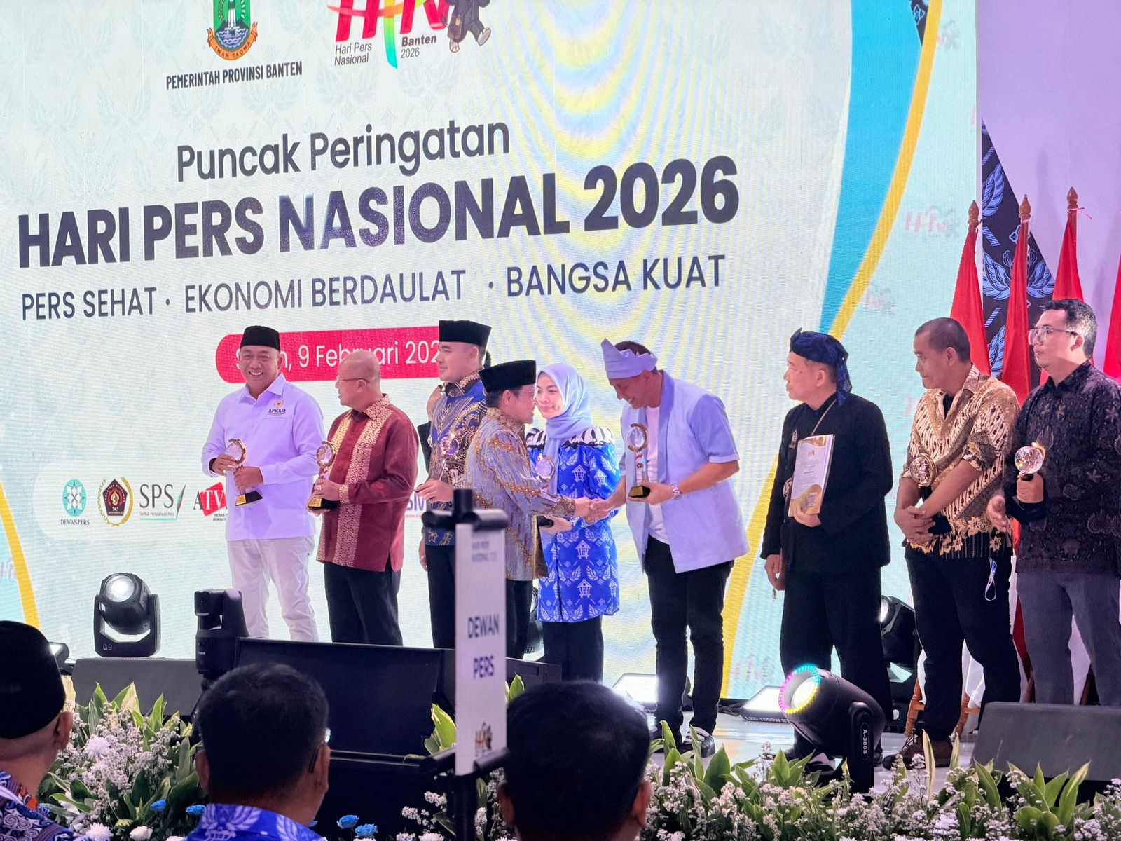 Wako Pekanbaru Agung Nugroho dianugerahi Siwo Award 2025 sebagai Wali Kota Peduli Olahraga oleh Siwo) Pusat, Senin (9/2/2026). Penerimaan penghargaan diwakili oleh Kadispora Edward Riansyah.