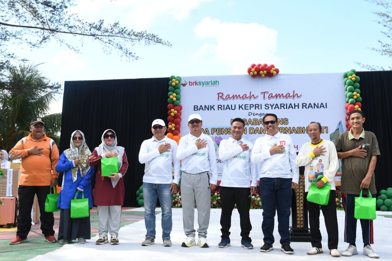 Ramah tamah dan edukasi produk keuangan BRK Syariah bagi ASN prapensiun di Pantai Piwang, Ranai, Kab. Natuna, Minggu (08/02/2026).