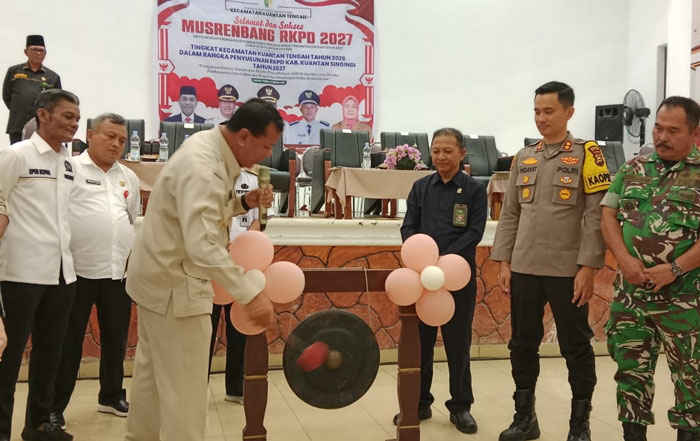 Bupati Kuansing Dr H Suhardiman Amby membuka Musrenbang RKPD tahun 2027 kecamatan se Kabupaten Kuansing, Rabu (11/2/2027) di gedung Abdul Rauf Teluk Kuantan.
