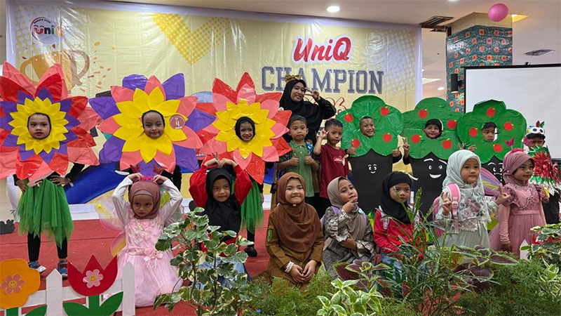 Penampilan salah satu kelompok drama musikal RA Uniq di Mal Pekanbaru, Kamis (12/2/2026).