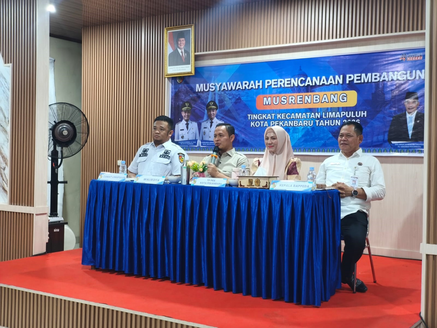 Wali Kota Pekanbaru Agung Nugroho didampingi Ketua TP PKK Pekanbaru Sulastri Agung memimpin Musrenbang tingkat Kecamatan Limapuluh, Rabu (11/2/2026).
