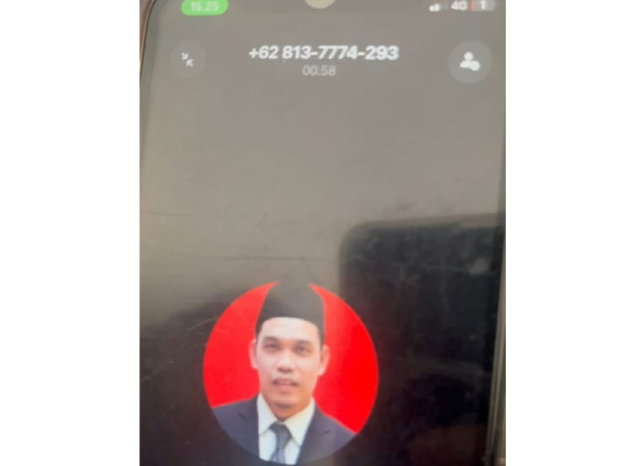 Screenshoot saat Pelaku menggunakan foto profil wajah Erisman Yahya di WhatsApp dan menghubungi sejumlah pihak.