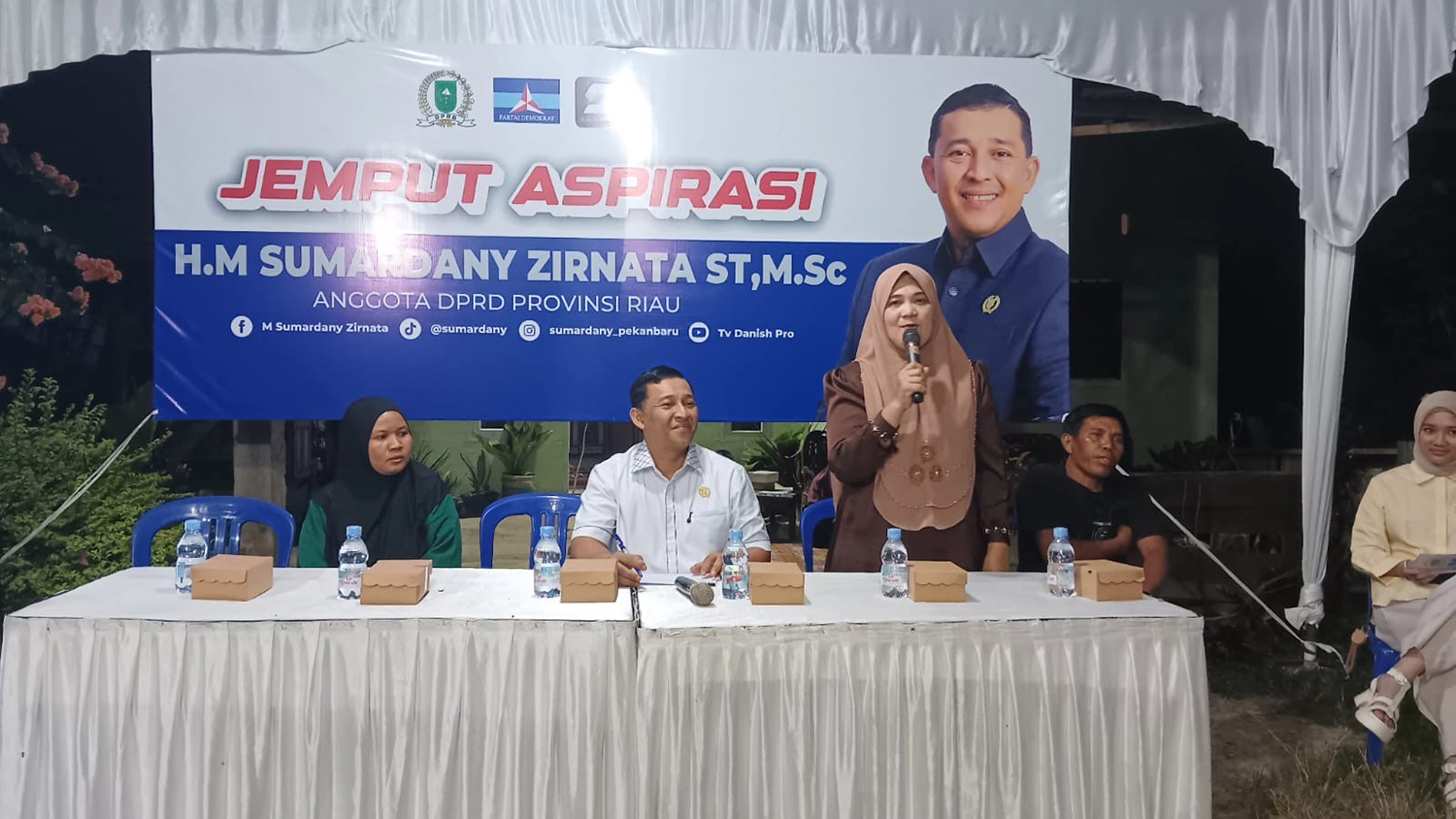 Anggota DPRD Riau daerah pemilihan (dapil) Pekanbaru HM Sumardany Zirnata menggelar kegiatan reses di Kelurahan Lembah Sari, Kecamatan Rumbai Timur, baru-baru ini.&nbsp;