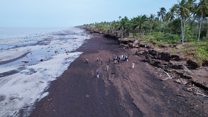 Rombongan (BNPP) RI melakukan peninjauan langsung ke Kecamatan Rangsang Barat dan Rangsang Pesisir, Kamis (12/2/2026), guna melihat kondisi terkini wilayah pesisir yang terus tergerus.
