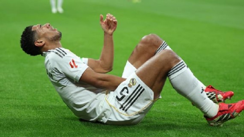 Jude Bellingham mengalami cedera saat membela Real Madrid dan mungkin akan absen dalam pertandingan persahabatan Inggris.