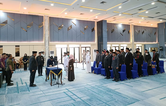 Sebanyak 25 pejabat eselon III dan IV di lingkungan Pemerintah Kota (Pemko) Pekanbaru resmi dilantik, Jumat (13/2/2026).
