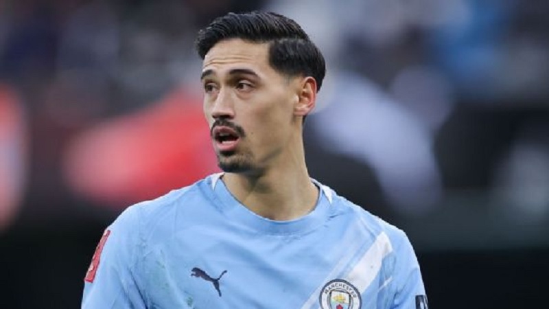 Gelandang asal Belanda Tijjani Reijnders menegaskan Manchester City masih bisa memenangkan Liga Premier.