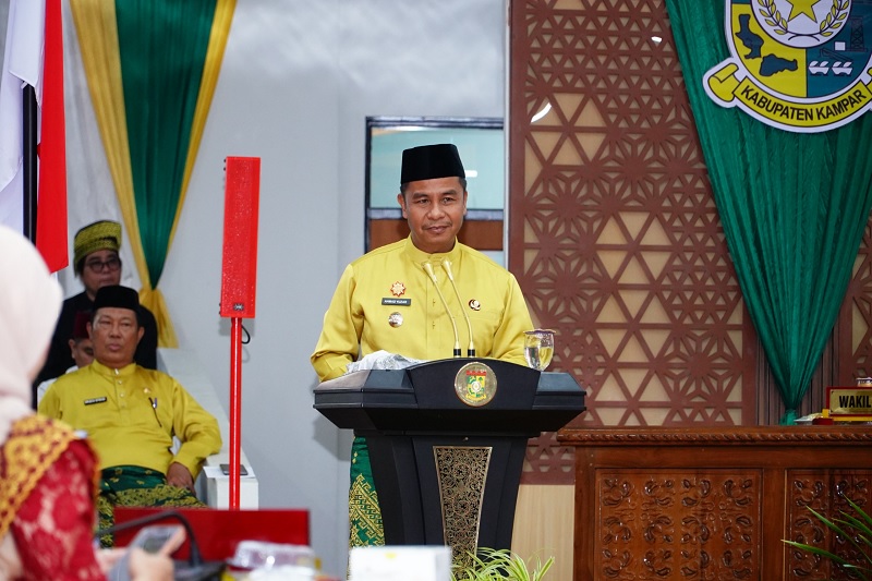 Bupati Kampar Ahmad Yuzar