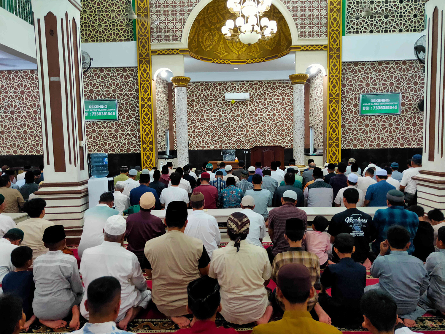 Solat Tarawih : Jemaah Masjid Al Fida