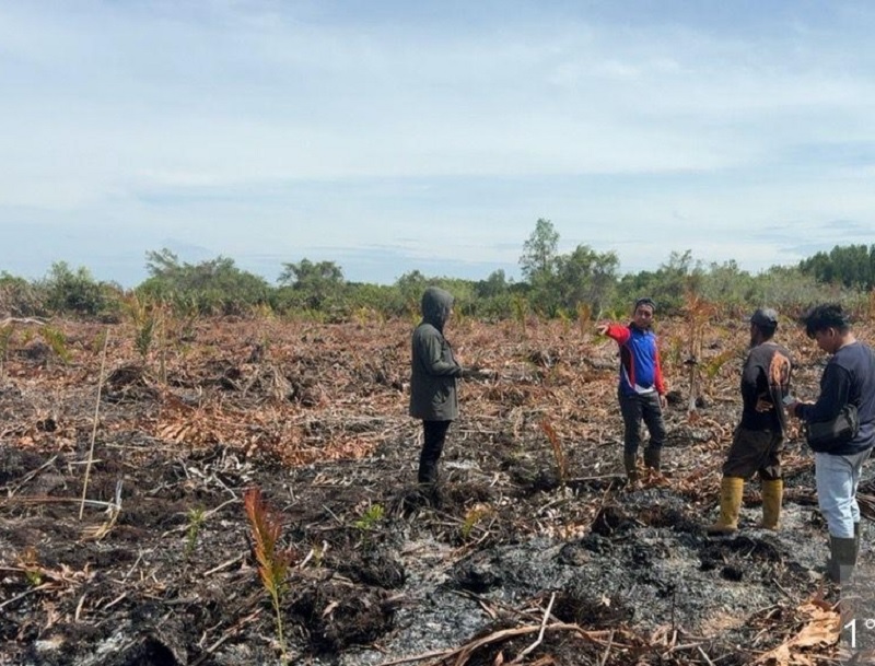 Penyidik Satreskrim Polres Bengkalis melakukan penyidikan kasus tindak pidana kebakaran lahan yang terjadi di Jalan Lama RT 002 RW 003 Dusun III Parit Panjang, Desa Teluk Lancar, Kecamatan Bantan.