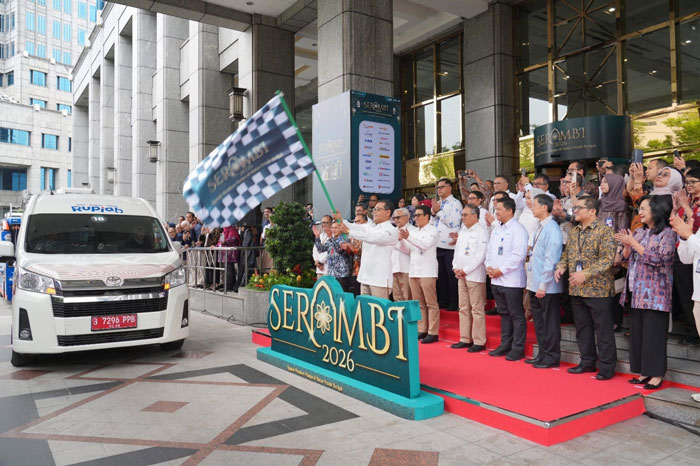 Ceremony pelepasan mobil Semarak Rupiah Ramadan dan Berkah Idulfitri (SERAMBI) 2026 yang dibuka oleh Deputi Gubernur BI, Ricky P Gozali, bersama pimpinan perbankan dan APJATIN di BI Jakarta