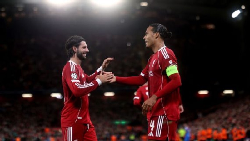 Kapten Liverpool Virgil van Dijk memuji kepemimpinan gelandang asal Hungaria, Dominik Szoboszlai.