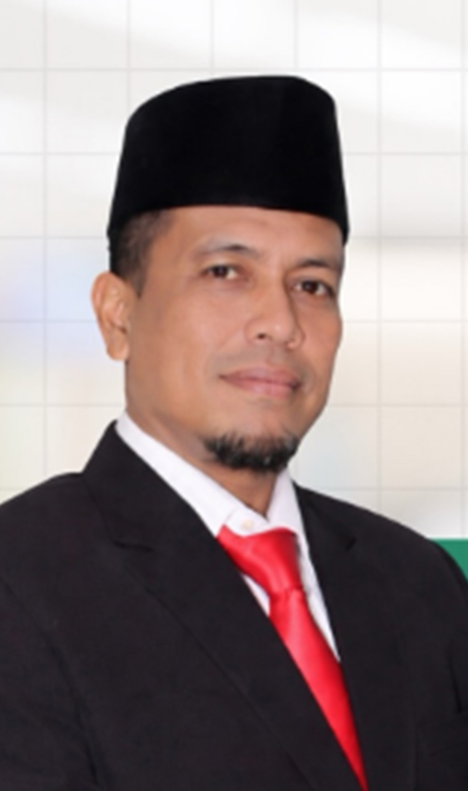 Kami juga mengingatkan pentingnya penggunaan masker berstandar medis atau tipe N95 bagi warga yang terpaksa beraktivitas di luar rumah.