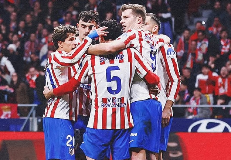 Pemain Atletico Madrid melakukan selebrasi usai membobol gawang Espanyol dalam lanjutan LaLiga Spanyol. 