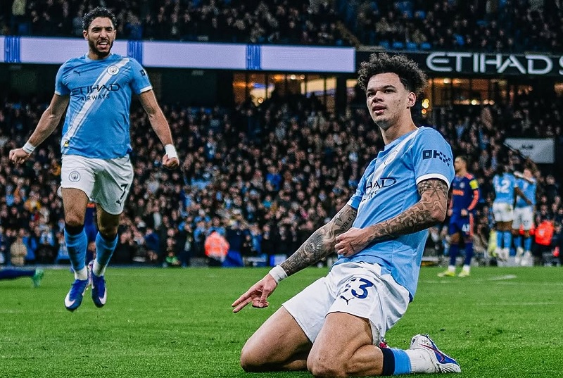 Pemain muda Manchester City Nico O'Reilly melakukan selebrasi usai mencetak gol ke gawang Necaste United dalam lanjutan Liga Premier Inggris di Etihad Stadium.