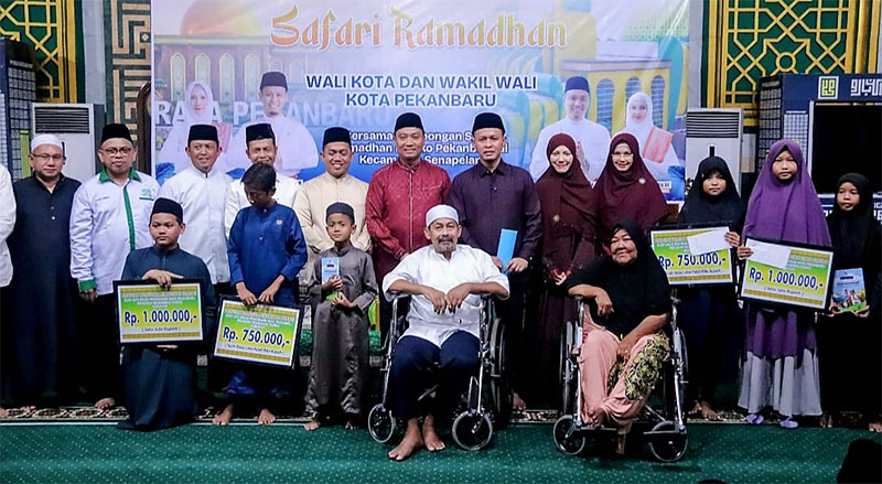 Safari Ramadan Wali Kota Pekanbaru, Agung Nugroho bersama Wawako Markarius Anwar berlanjut, kali ini menyapa masyarakat Senapelan. 