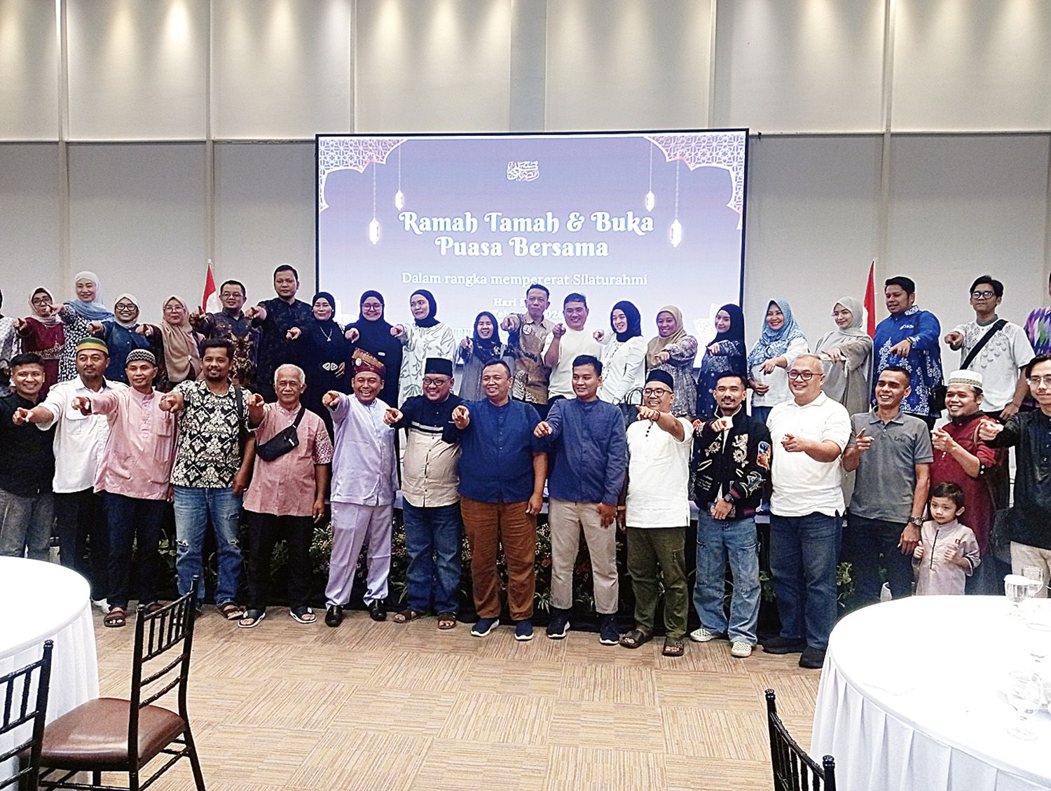 Manajemen Hotel Cititel Pekanbaru foto bersama para mitra terbaik saat menggelar buka puasa bersama, Sabtu (21/2/2026).&nbsp;