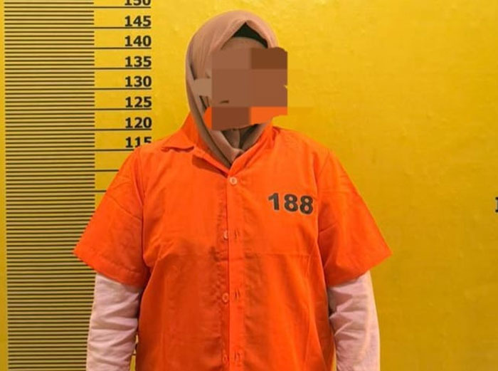 Tersangka AI (43) seorang wanita pelaku penipuan diamankan Unit Pidum Satreskrim Polres Bengkalis, Senin (23/2/2026).