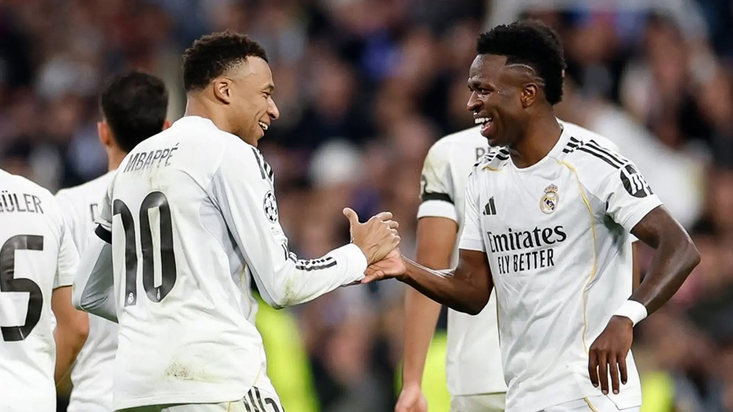 Duet penyerang Real Madrid Klyan Mbappe (kiri) dan Vinicius Junior tetap menjadi andalan dalam menghadapi SL Benfica dalam second leg playoff fase knockout Liga Champions di Estadio Santiago Bernabeu,