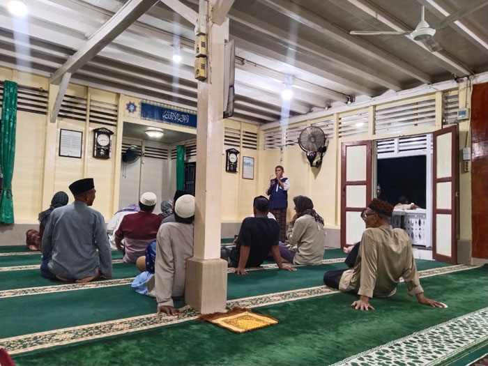 Persiapan jelang pelaksanaan tarawih di musala persulukan syech Oesman Sahabuddin di Bagansiapiapi, Rabu (25/2/2026) malam. 