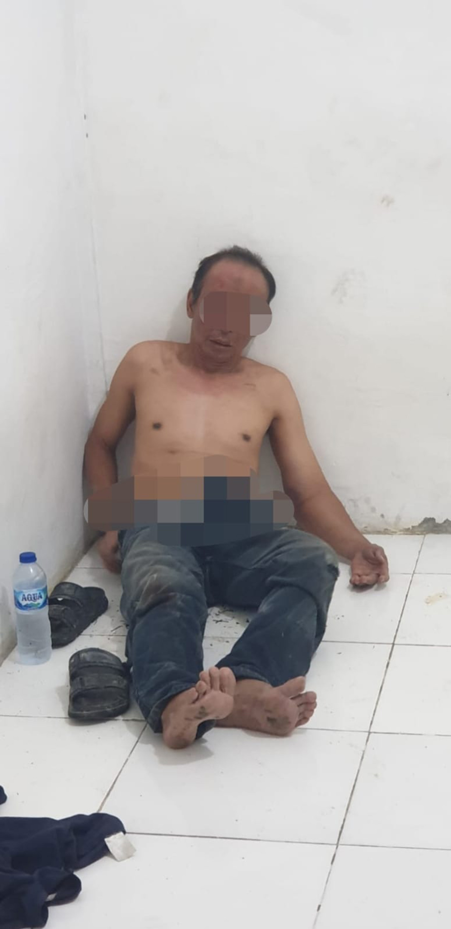Toni alias Acong tahanan Kejari Pelalawan yang sempat kabur berhasil ditangkap tim gabungan di salah satu ruko kosong di Desa Makmur, Kecamatan Pangkalankerinci, Kabupaten Pelalawan, Kamis (26/2/2026)