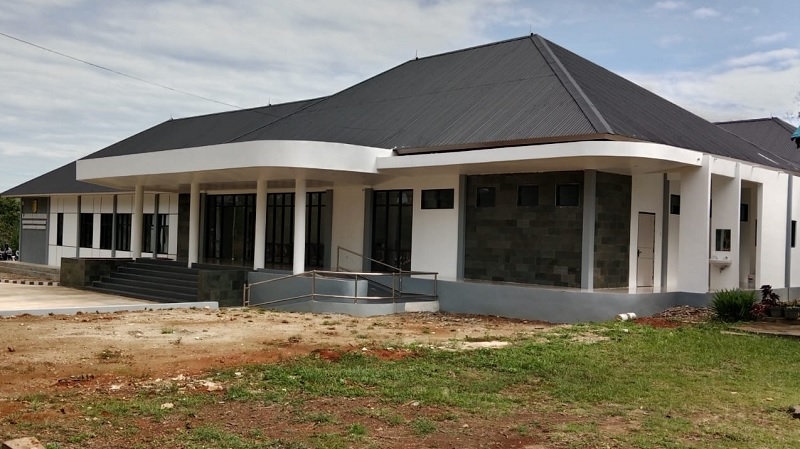 Gedung Labkesmas Kuansing yang sudah rampung tapi belum dioperasionalkan. Foto Jumat (27/2/2026). 