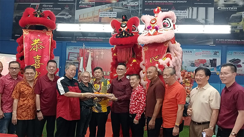 Pengurus IKTS foto bersama saat perayaan Imlek 2577 di Sekretariat IKTS Pekanbaru, Jalan Tanjung Datuk, Sabtu (28/2/2026). 
