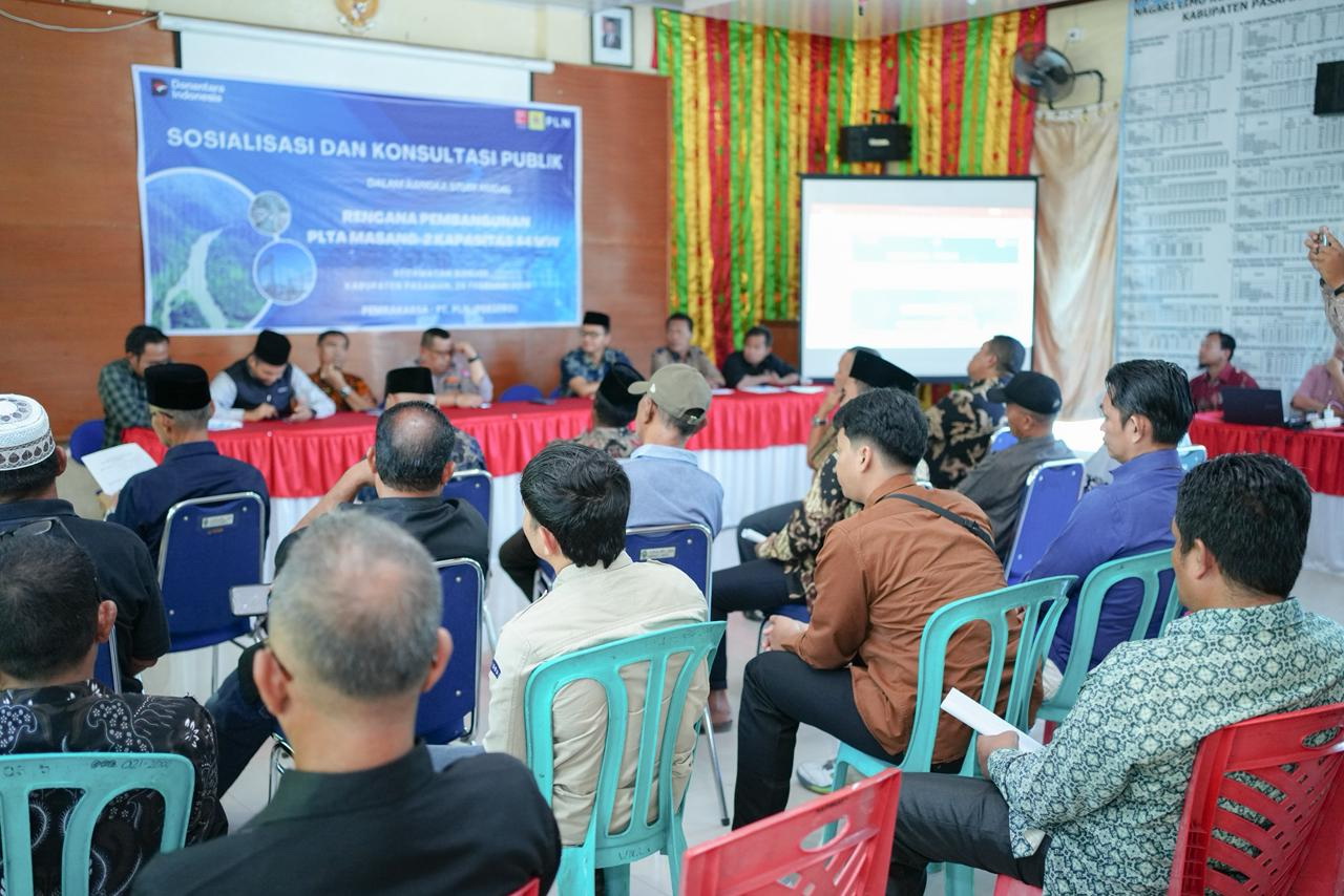 Sosialisasi dan konsultasi publik studi Amdal rencana pembangunan PLTA Masang-2 44 MW di Kantor Wali Nagari Koto Limo, Bonjol, Pasaman, Sumatera Barat, baru-baru ini.