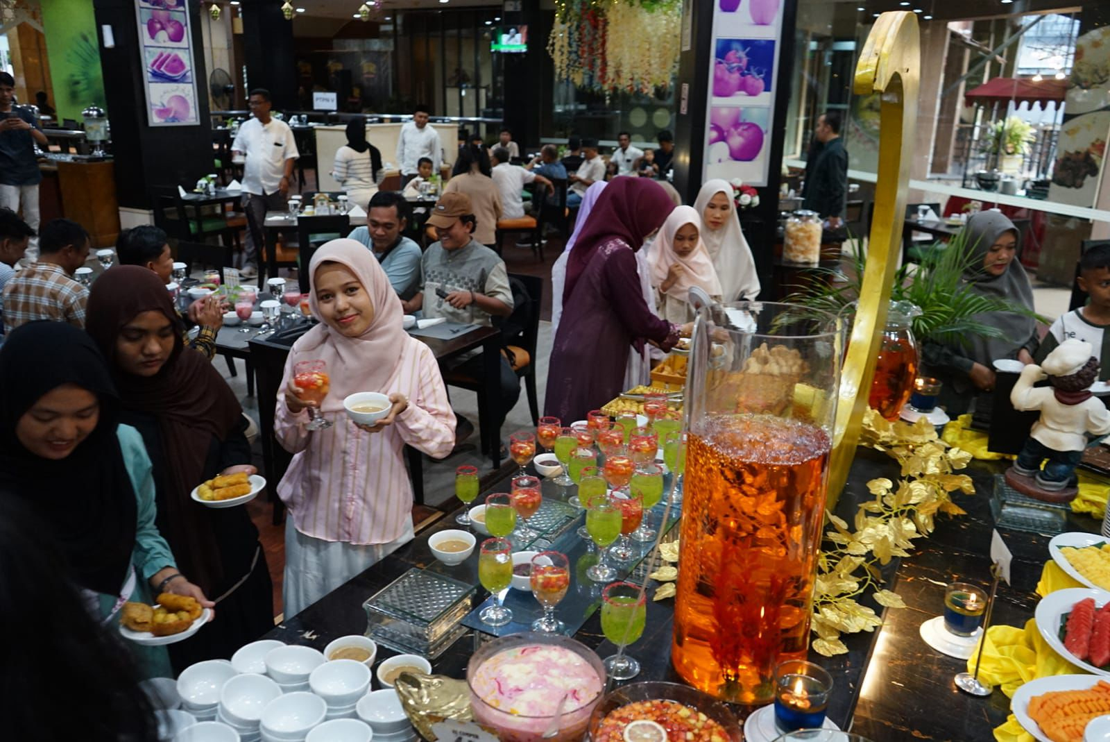 Suasana berbuka di Grand Suka Hotel, Sabtu (28/2/2026).