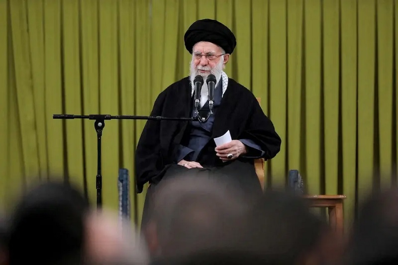 Ayatollah Ali Khamenei berbicara dalam pertemuan di Teheran, Iran, 1 Februari 2026. Pemimpin tertinggi Iran dikabarkan tewas dalam serangan militer AS-Israel ke Teheran, Sabtu (28/2/2026).