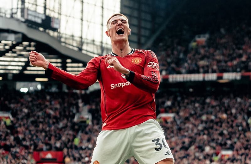 Benjamin Sesko mencetak gol kemenangan Manchester United untuk bangkit dari ketertinggalan melawan Crystal Palace di Old Trafford, Ahad (1/3/2026) malam WIB. 