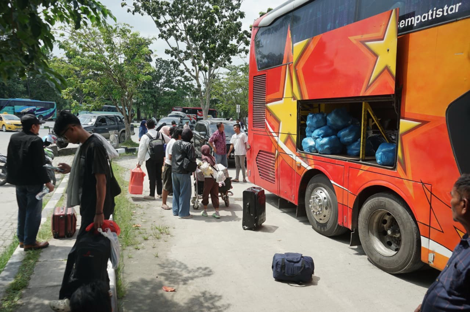  Suasana aktivitas di Terminal Bandar Raya Payung Sekaki (BRPS) Pekanbaru, beberapa waktu lalu. Jelang mudik Hari Raya Idulfitri 1447 H, pihak Dishub dan Polres Pekanbaru diminta melakukan pengecekan.