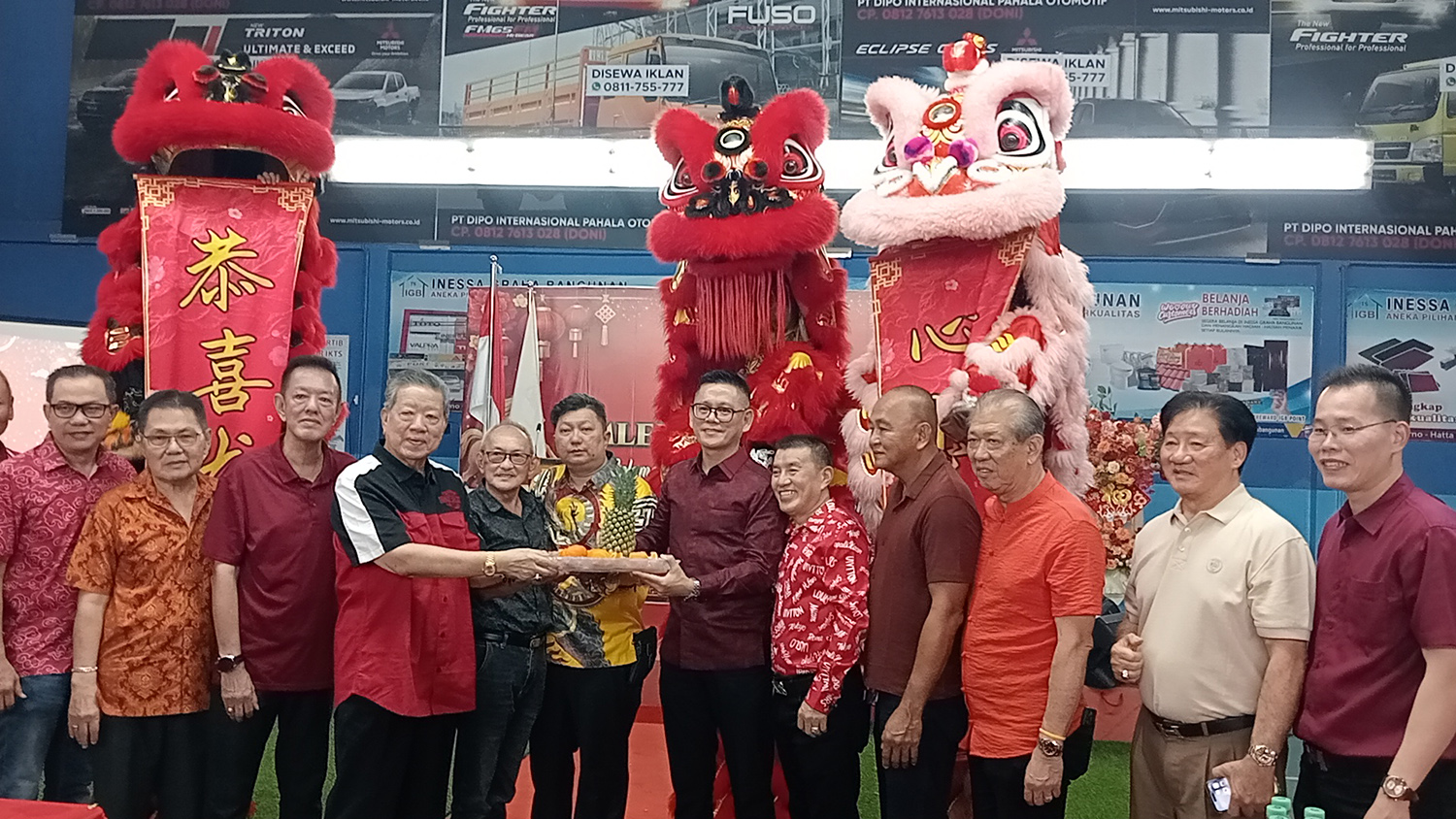 Pengurus IKTS foto bersama saat perayaan Imlek 2577  Kongzili di Sekretariat IKTS Pekanbaru, Jalan Tanjung Datuk, Sabtu (28/2/2026).