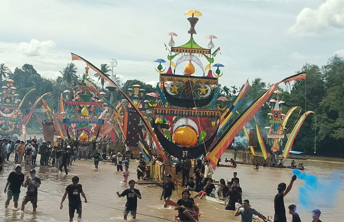 Festival Perahu Baganduang Lubuk Jambi Kecamatan Kuantan Mudik, pada tahun 2025 lalu. 