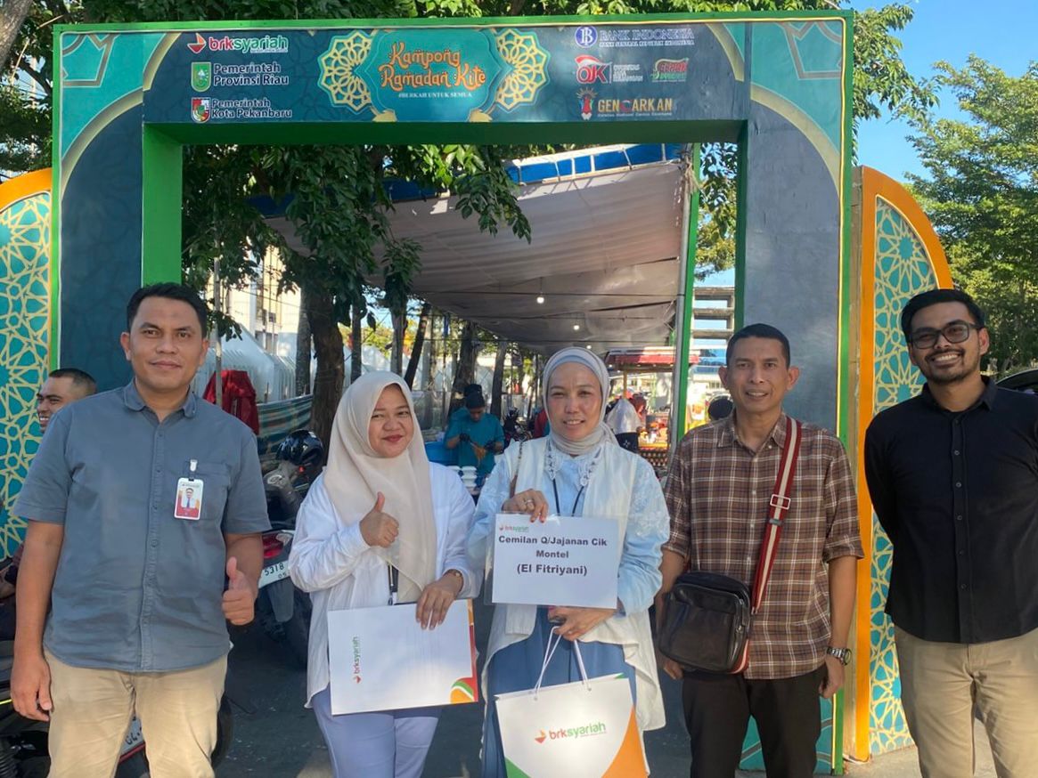 Kampong Ramadan Kite di kawasan Kantor Pusat BRK Syariah Pekanbaru. 