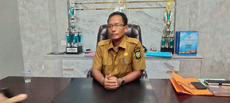 Plt Kadisdikpora Kabupaten Kampar Helmi