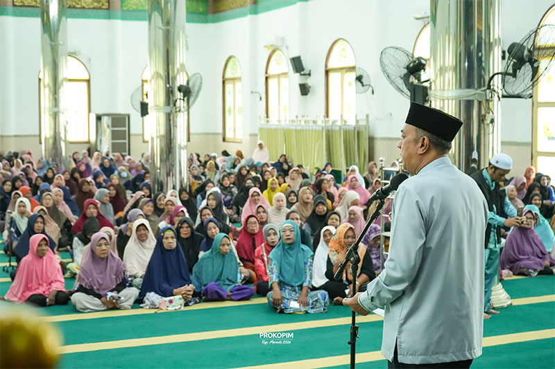 Wabup Muzamil ketika memberikan sambutan pemberian bantuan zakat konsumtif Ramadan yang disalurkan melalui Badan Amil Zakat Nasional (Baznas) setempat, Kamis (5/3/2026).